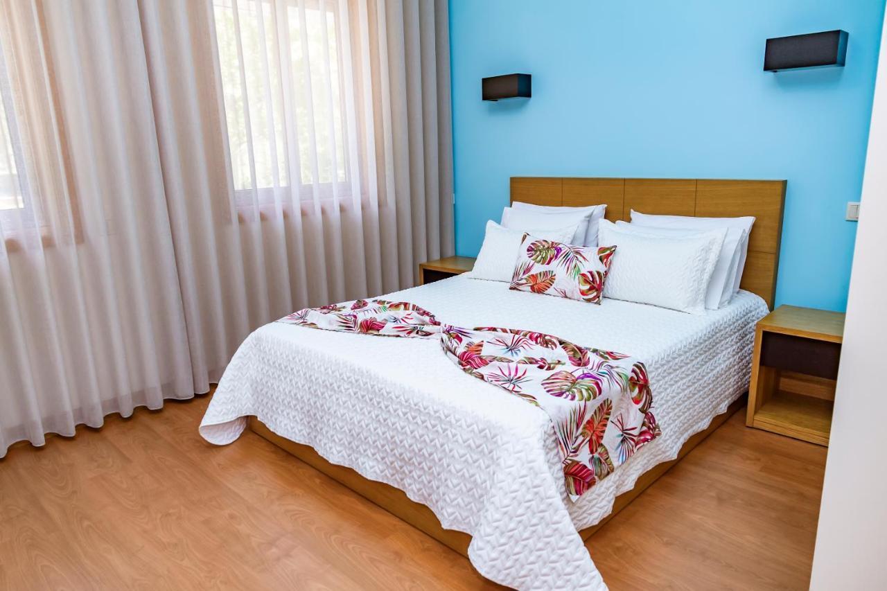 モンジン・デ・バスト Boutique Mouras Bed & Breakfast エクステリア 写真